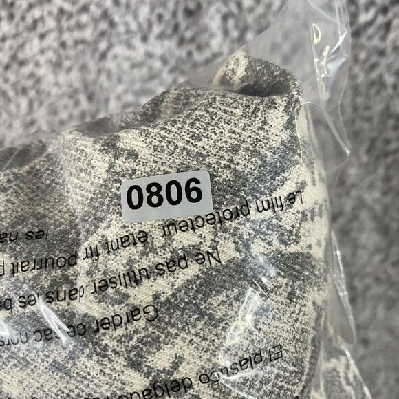 Blank NYC Women Snake Skin Print Button Up Cream Denim Jacket Women's Size Small - Picture 9 of 10